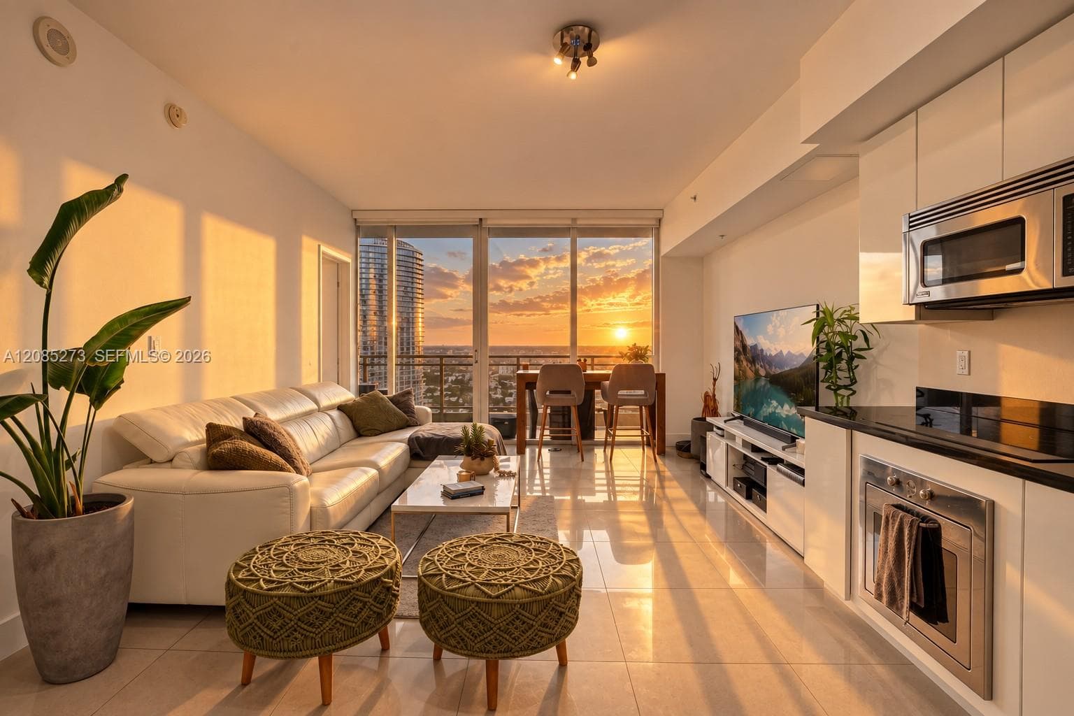 92 SW 3rd St # 4407, Miami FL 33130