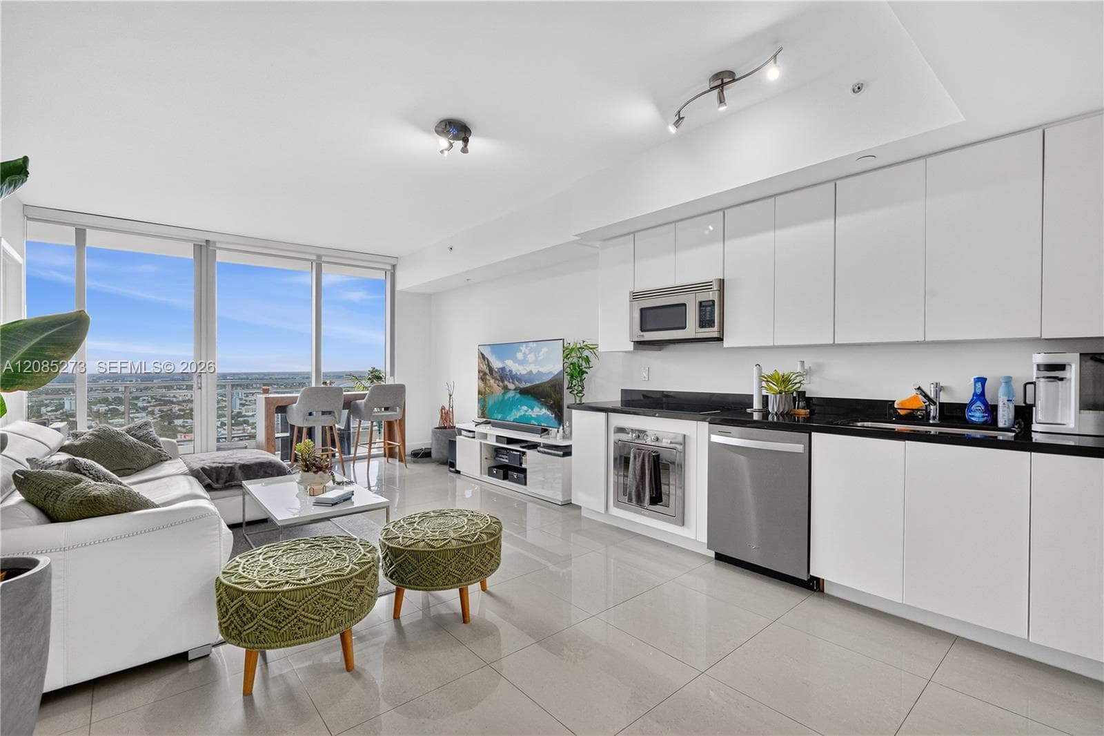 92 SW 3rd St # 4407, Miami FL 33130