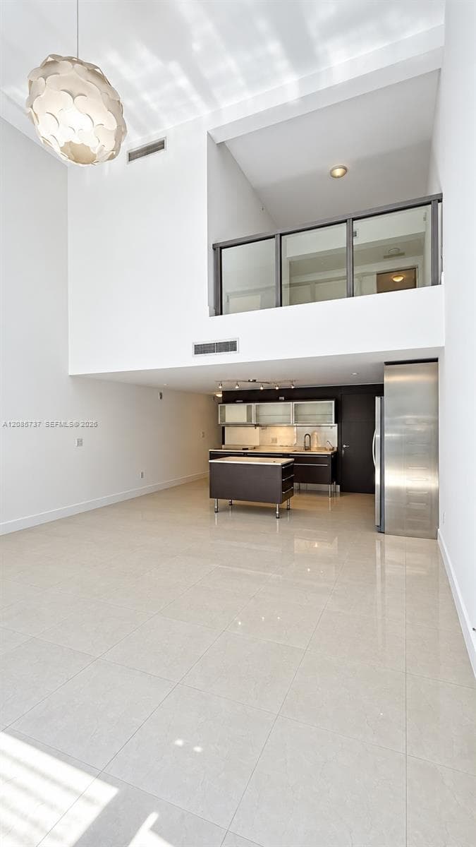 6000 Collins Ave # 305, Miami Beach FL 33140