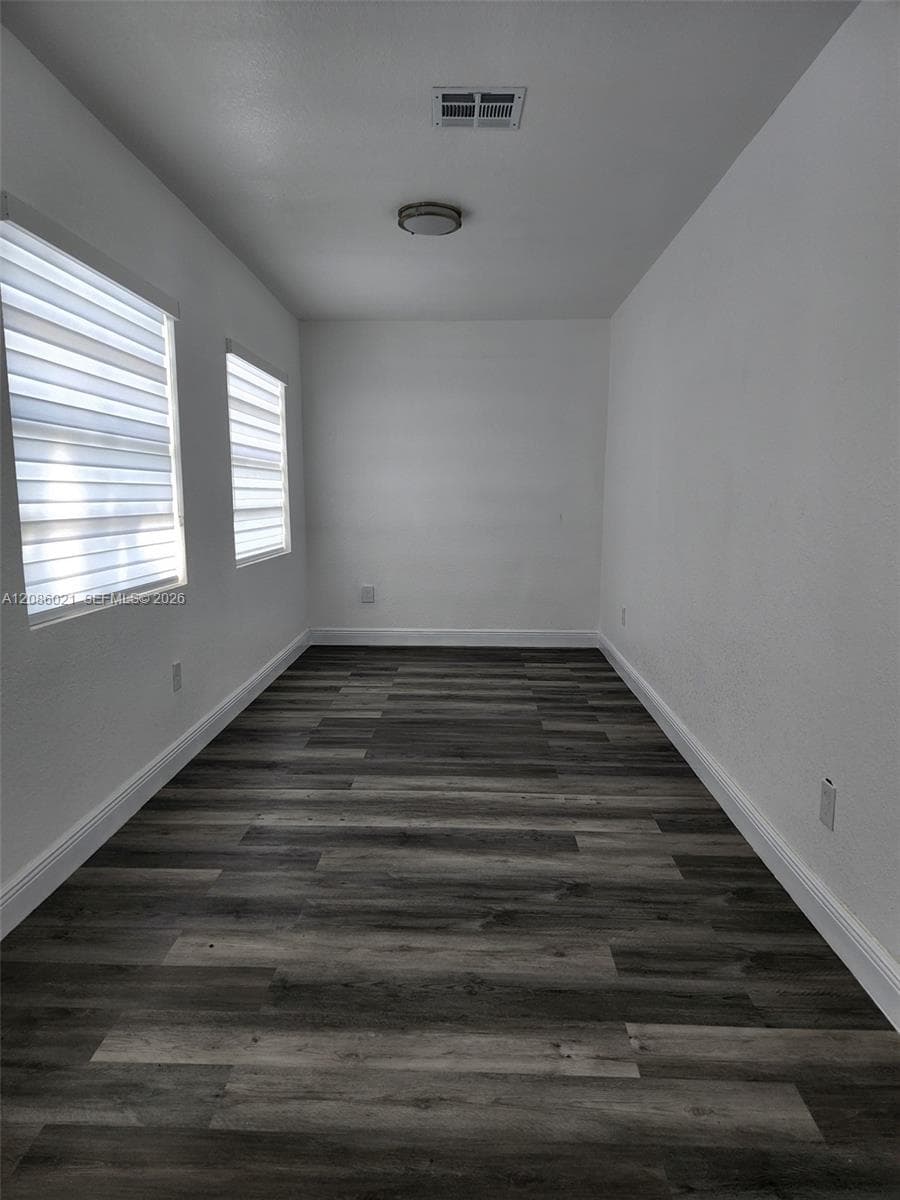 1250 NW 55th St, Miami FL 33142