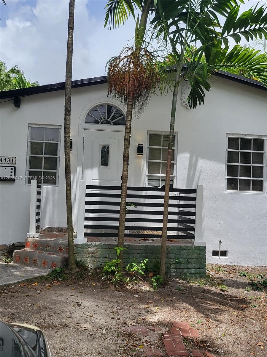 4431 SW 10th St, Miami FL 33134