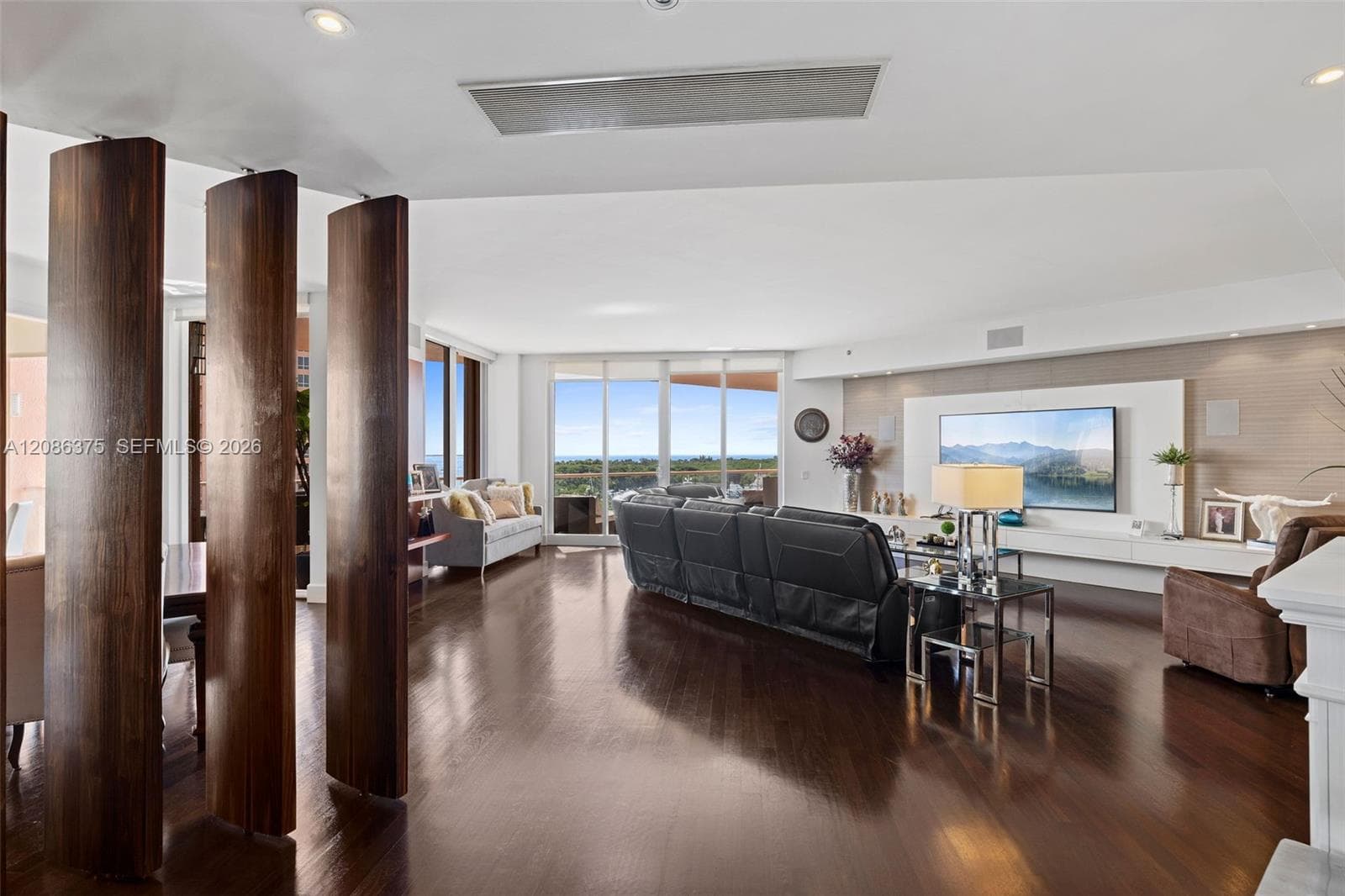 60 Edgewater Dr # 9D, Coral Gables FL 33133