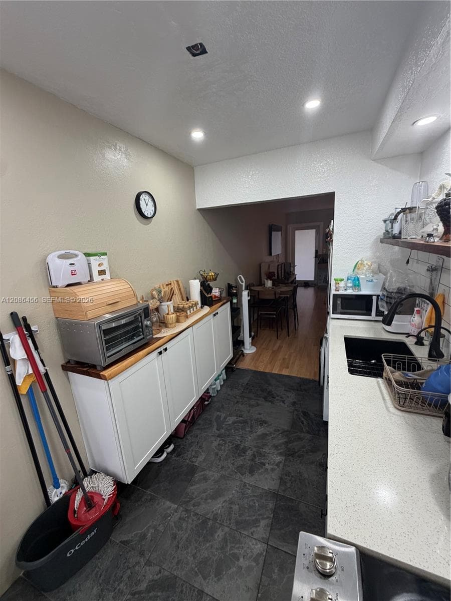 3570 SW 9th Ter # 9B, Miami FL 33135