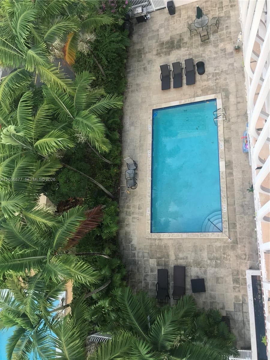 677 NE 24 th # 704, Miami FL 33137