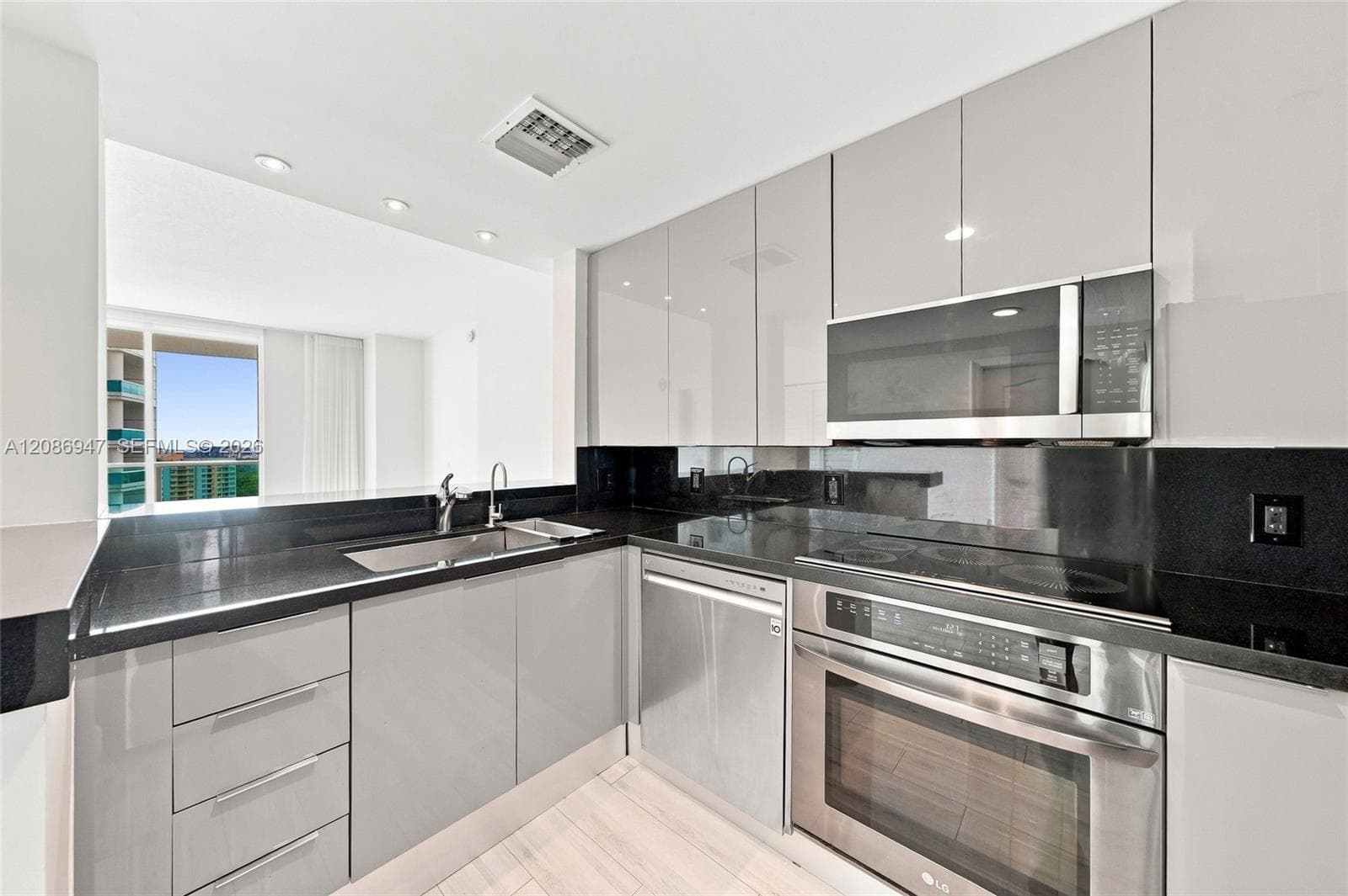 2101 Brickell Ave # 3107, Miami FL 33129
