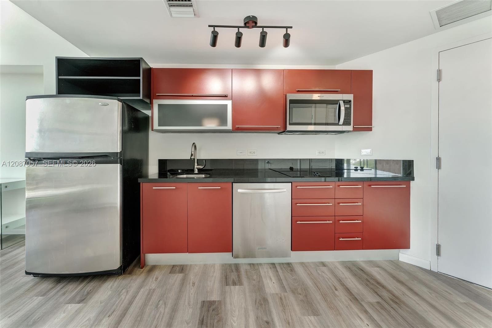 253 NE 2nd St # 630, Miami FL 33132