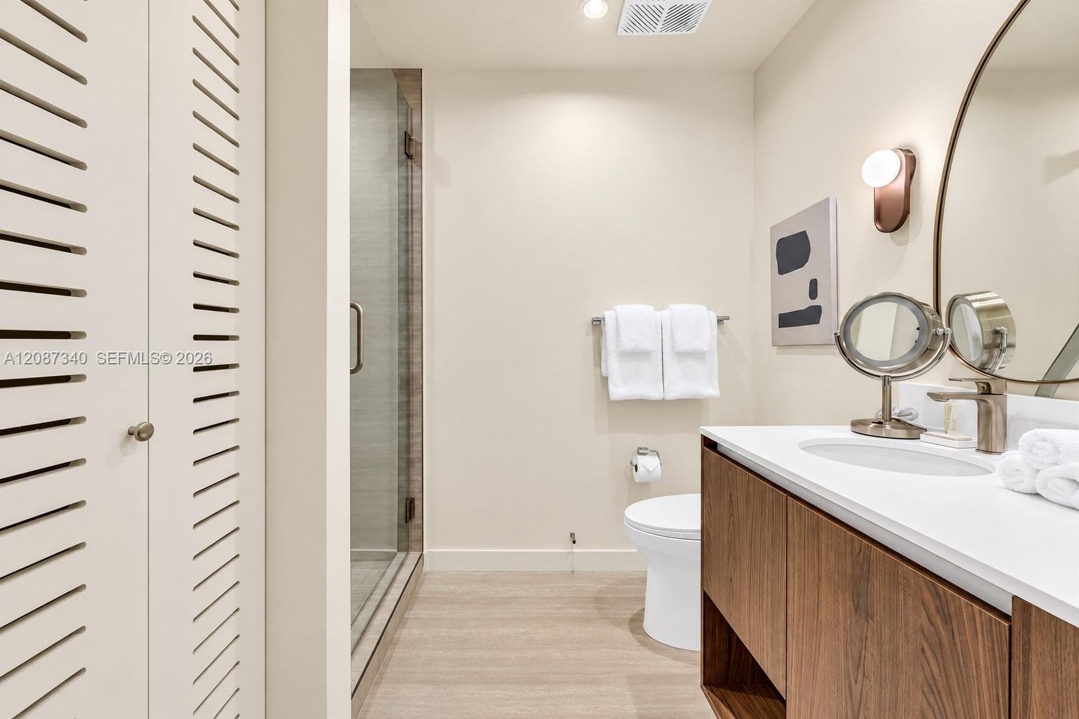 1611 SW 2nd ave # 605, Miami FL 33129