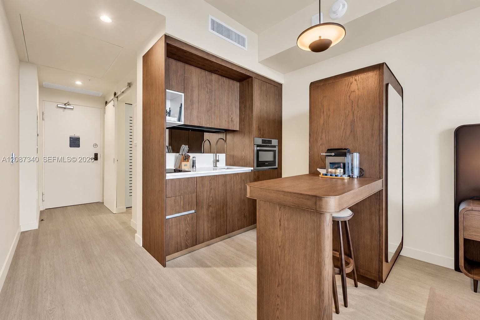 1611 SW 2nd ave # 605, Miami FL 33129