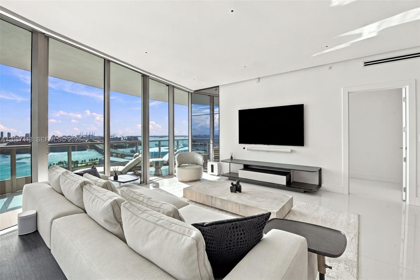 900 Biscayne Blvd # 2406, Miami FL 33132