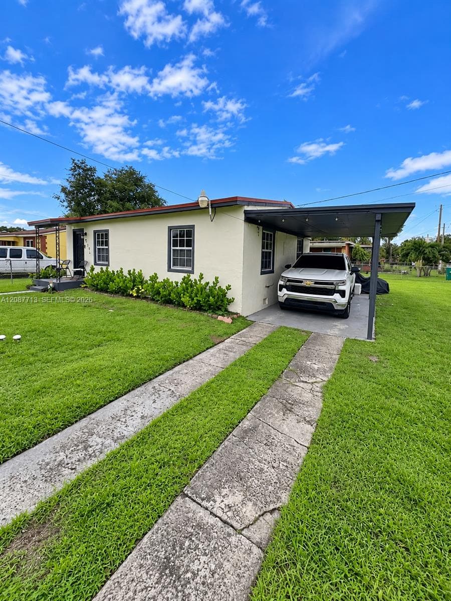 2101 NW 87th St, Miami FL 33147