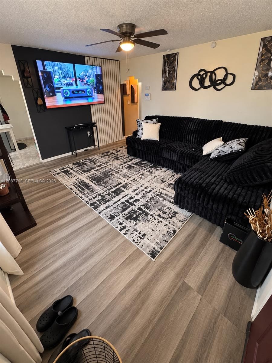 2101 NW 87th St, Miami FL 33147