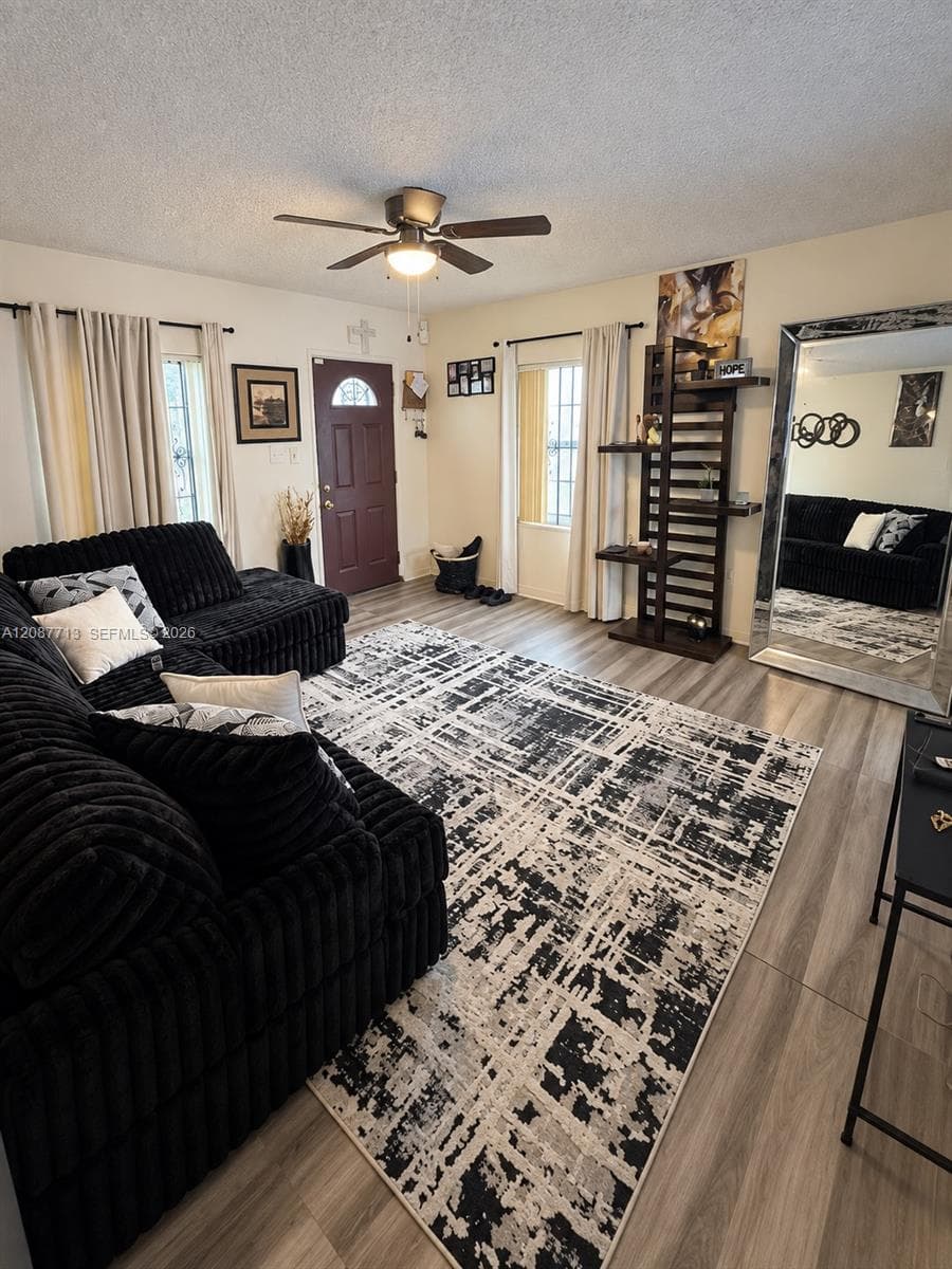 2101 NW 87th St, Miami FL 33147