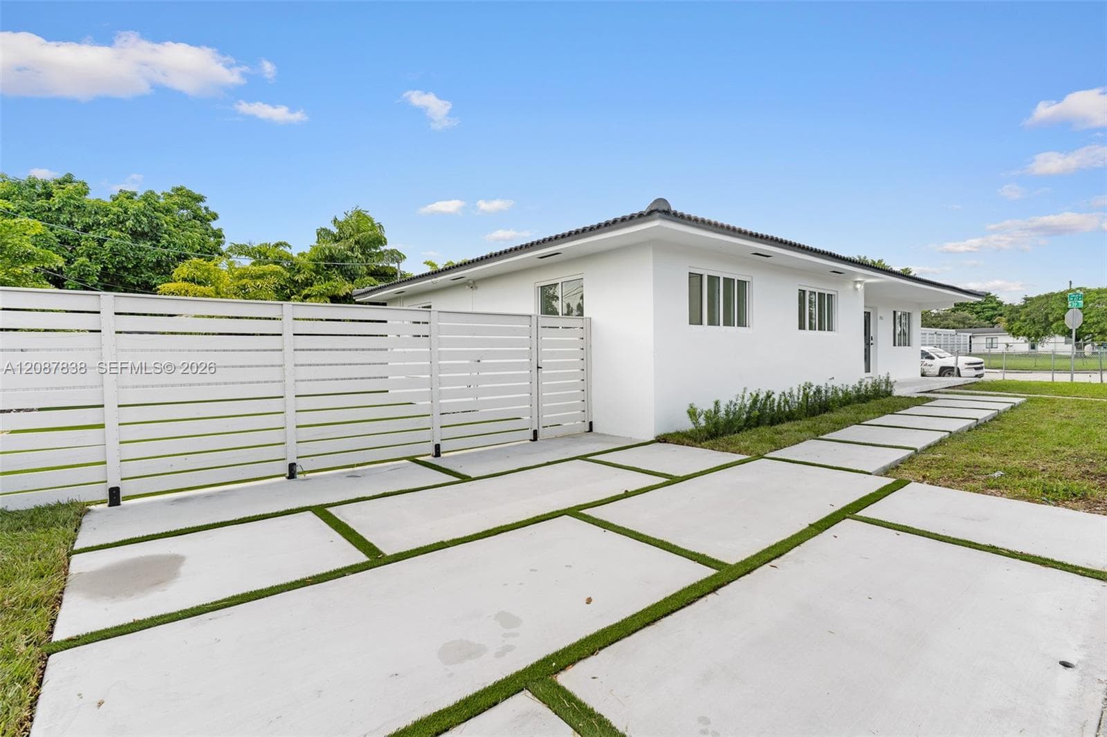 3900 SW 67th Ave, Miami FL 33155