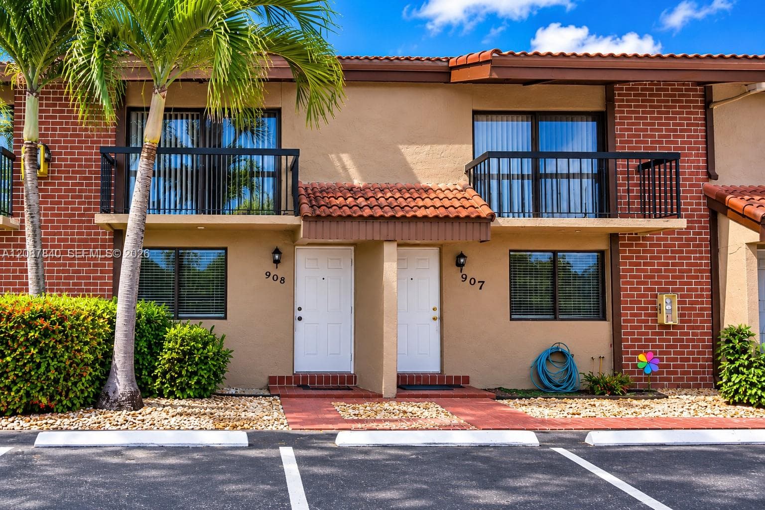 1909 SW 107th Ave # 907, Miami FL 33165
