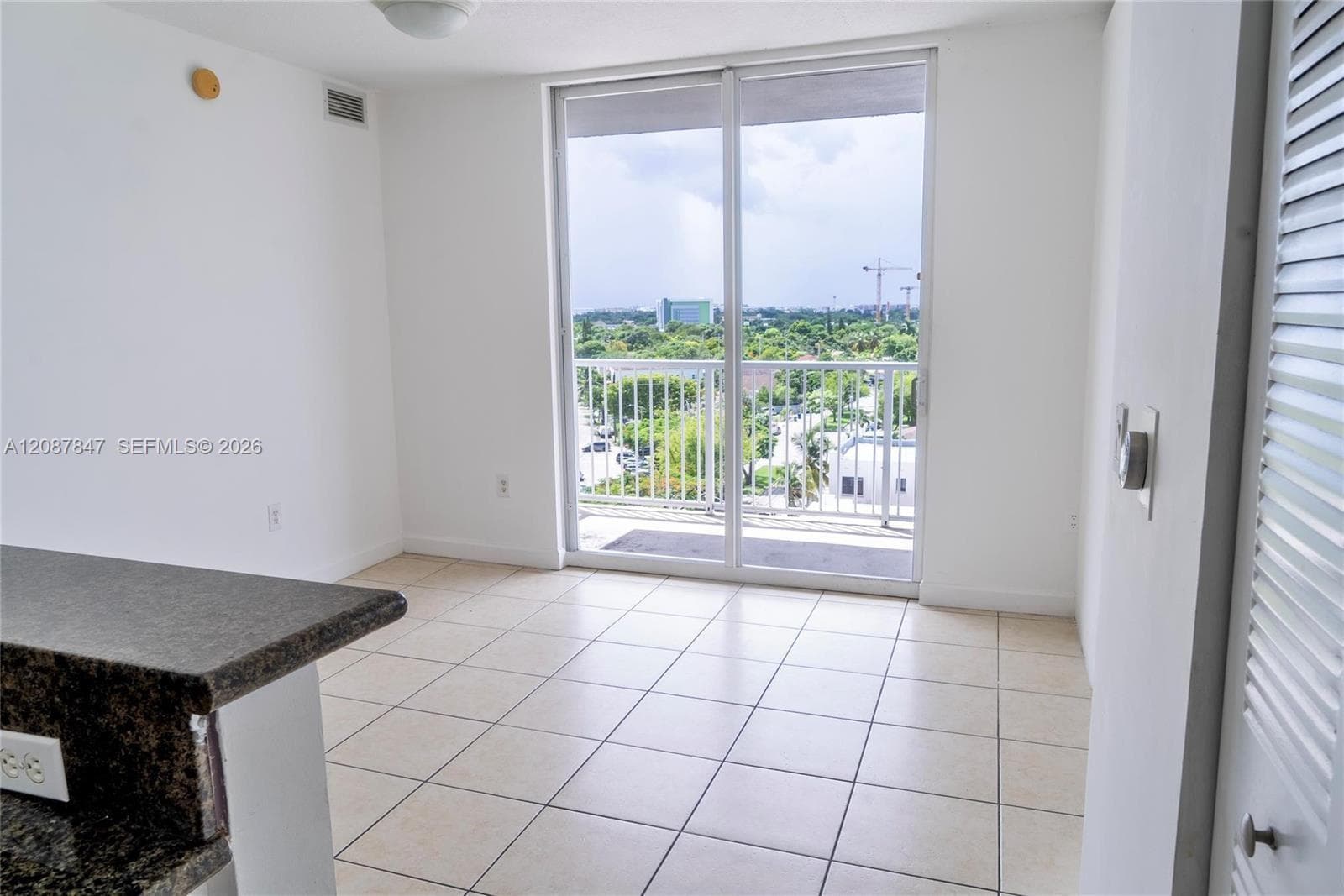 1 Glen Royal Pkwy # 809, Miami FL 33125