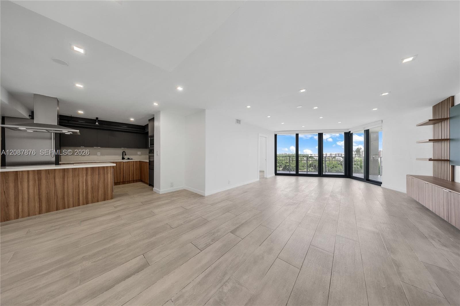 1000 Quayside Ter # 903, Miami FL 33138