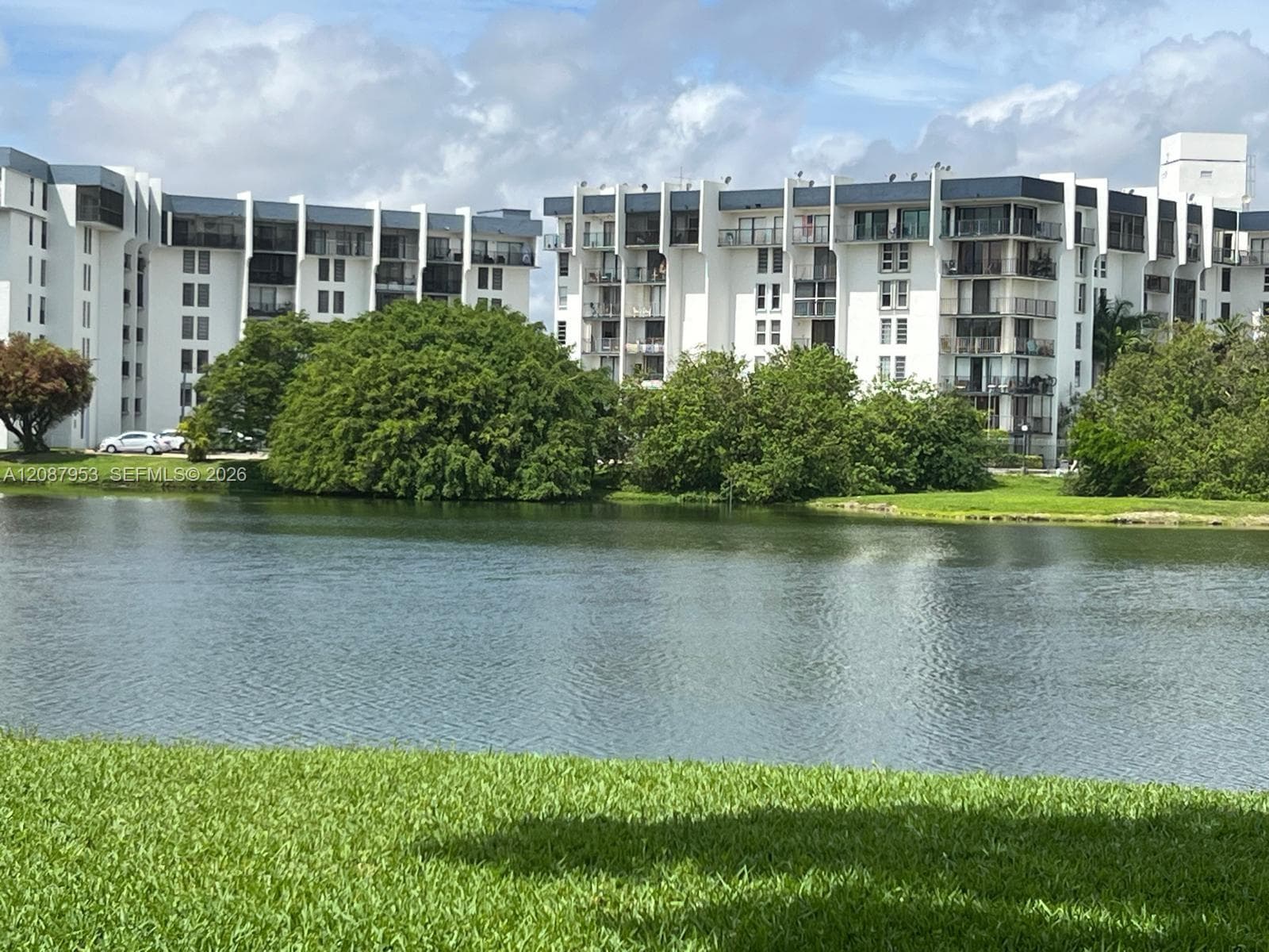 9682 Fontainebleau Blvd # 207, Miami FL 33172