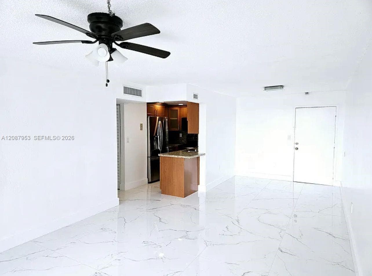 9682 Fontainebleau Blvd # 207, Miami FL 33172