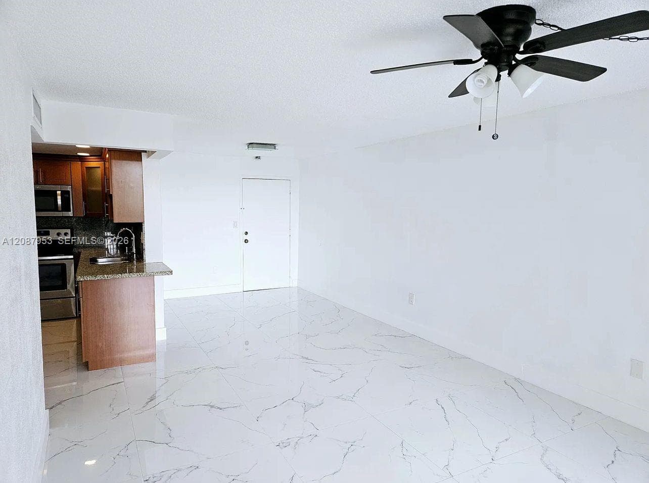 9682 Fontainebleau Blvd # 207, Miami FL 33172