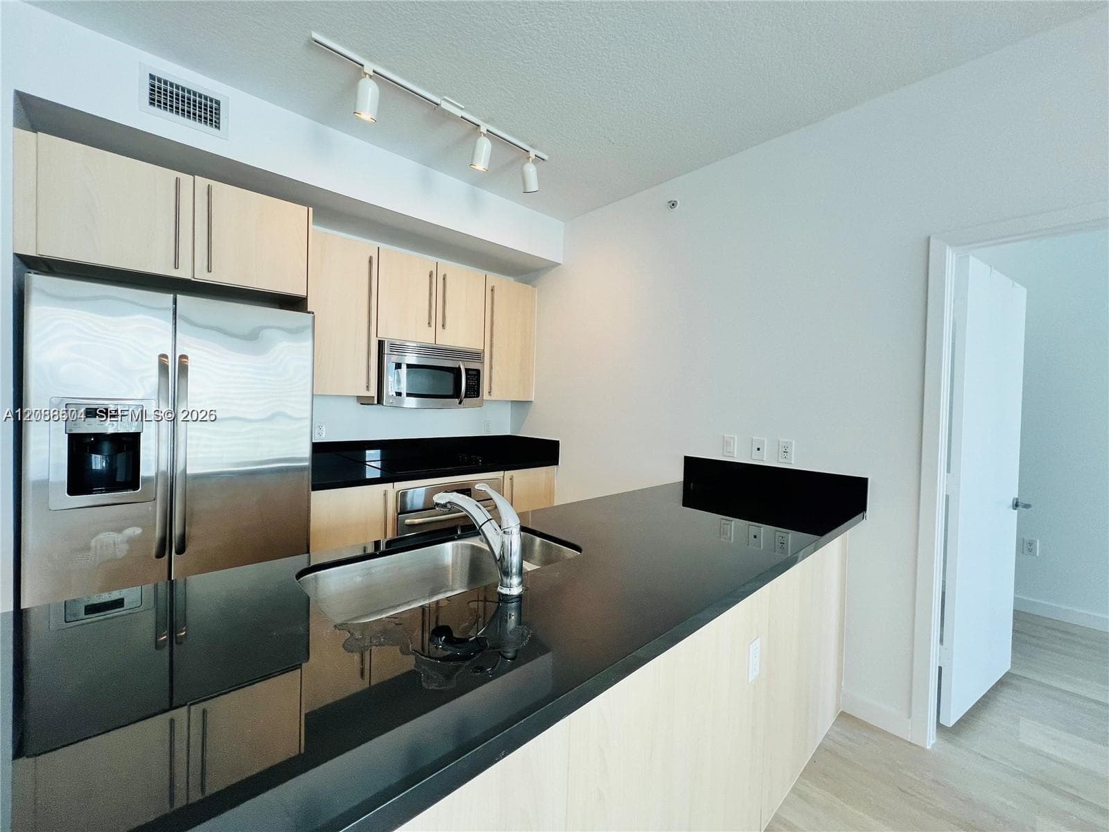 79 SW 12th St, Miami FL 33130