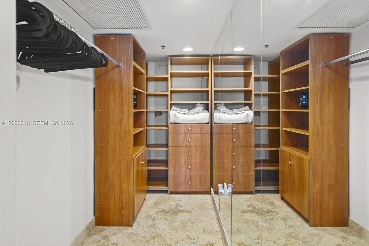 100 LINCOLN RD # 748, Miami Beach FL 33139