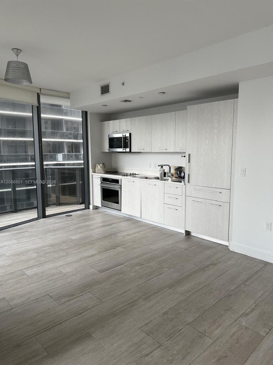55 SW 9th St # 2401, Miami FL 33130