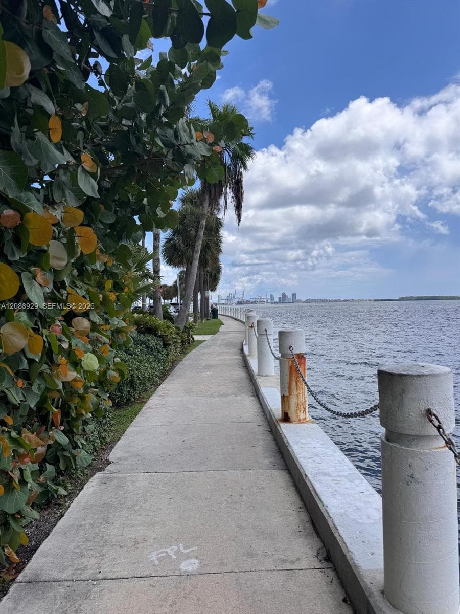 200 SE 15th Rd # 7D, Miami FL 33129