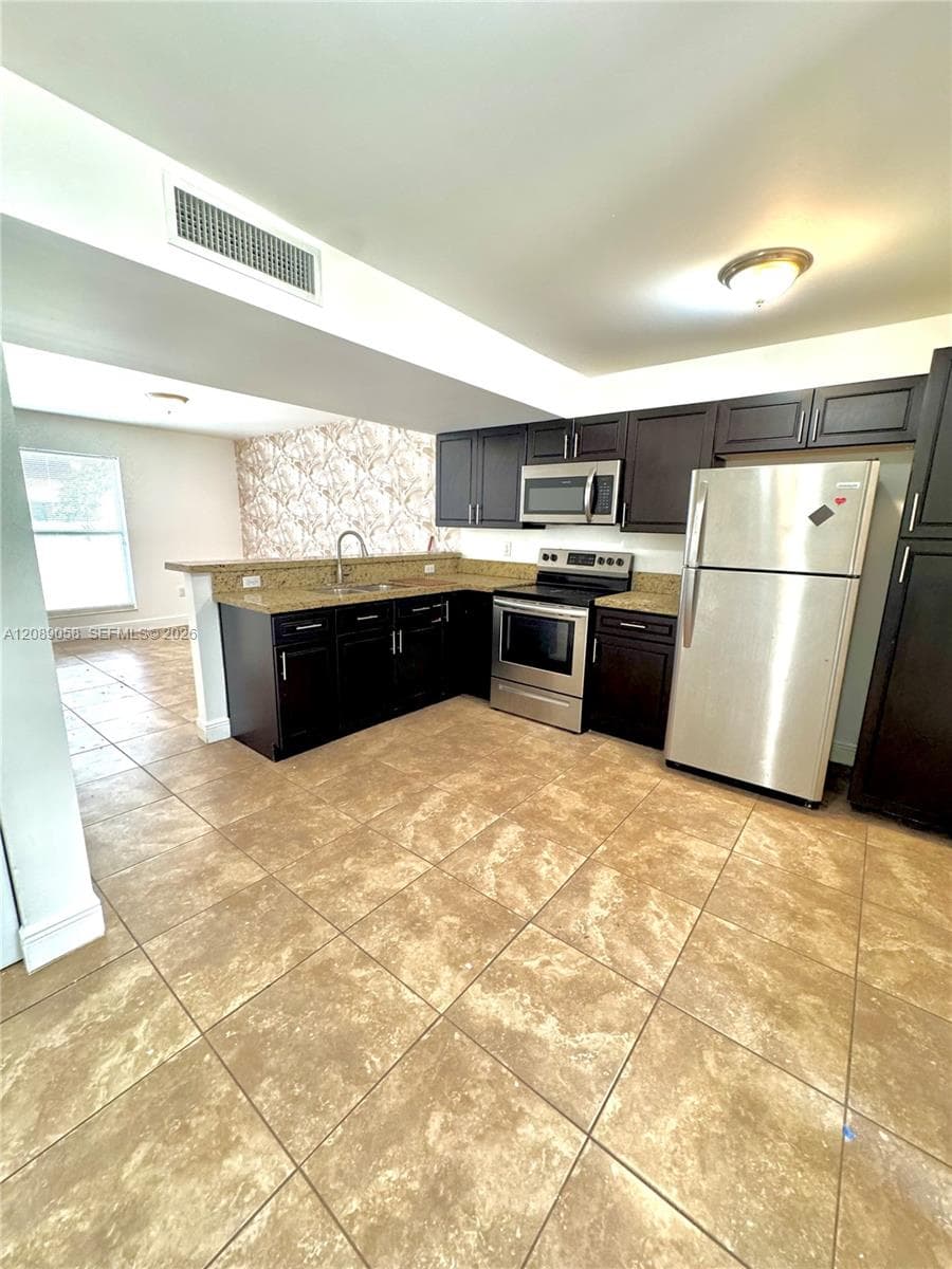 1968 NW 4th Ct # 323, Miami FL 33136