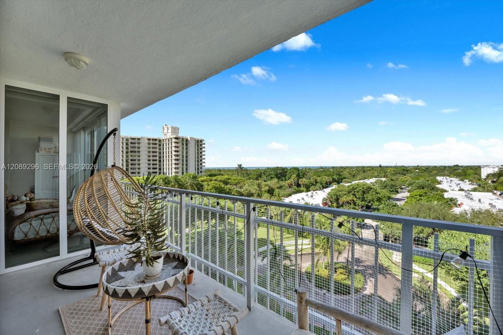 600 Grapetree Dr, Key Biscayne FL 33149