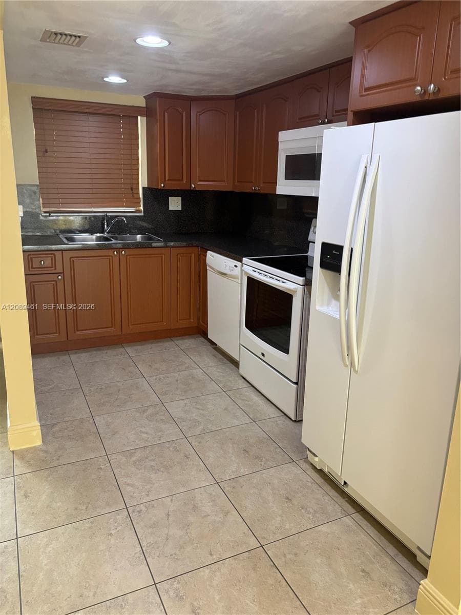 220 NW 87th Ave # K210, Miami FL 33172