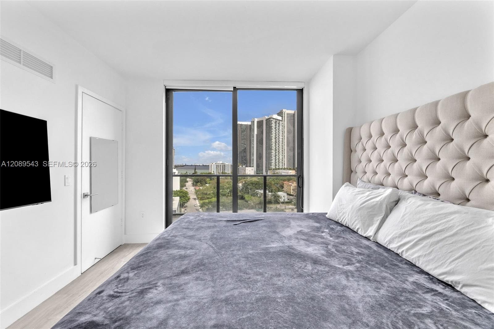 121 NE 34th St # 905, Miami FL 33137