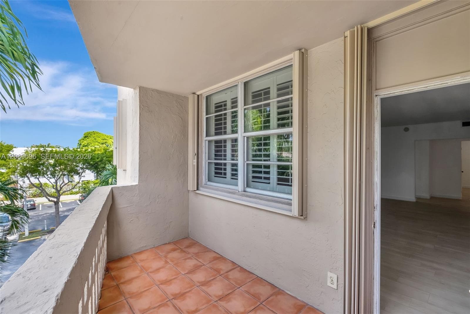 90 Edgewater Dr # 327, Coral Gables FL 33133
