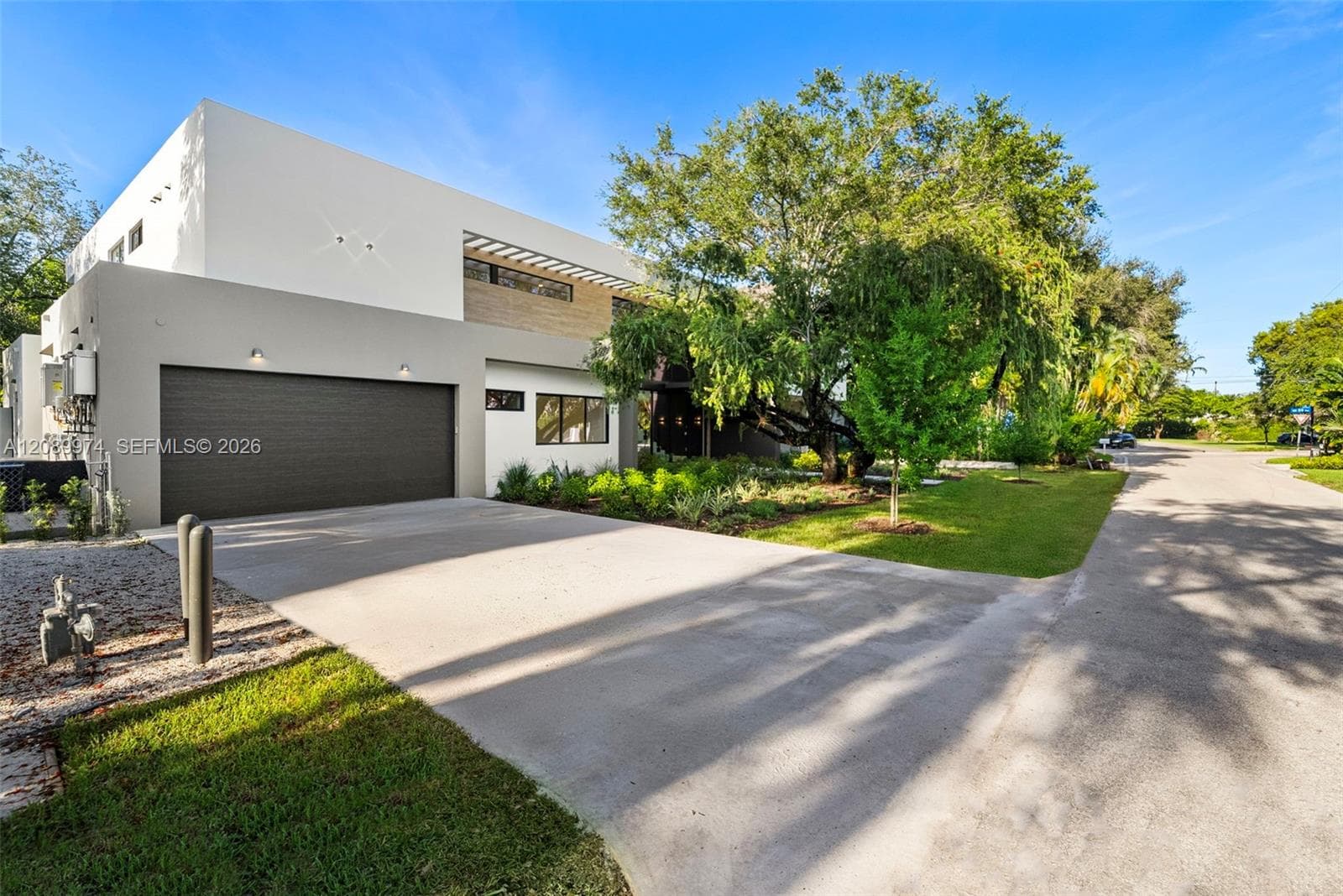 5921 SW 84th St, South Miami FL 33143