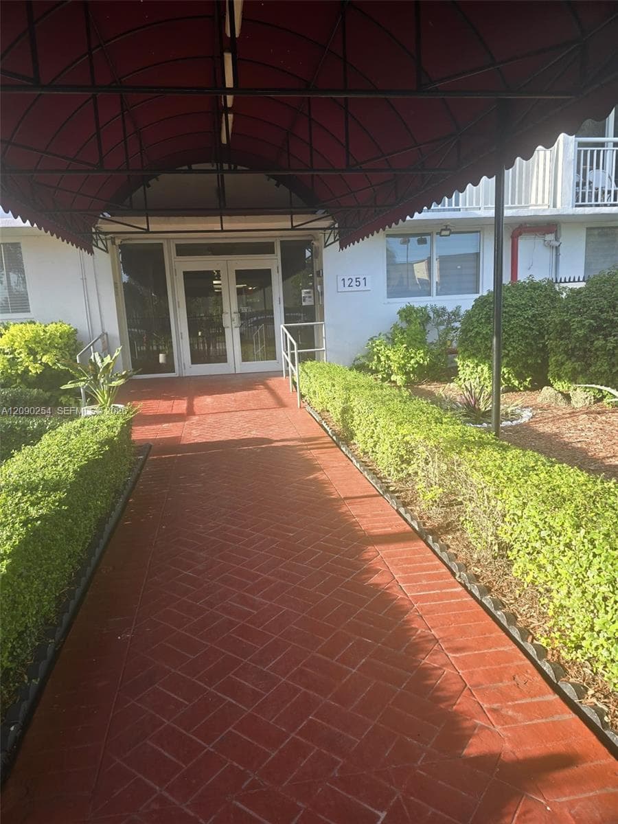 1251 NE 108th St # 718, Miami FL 33161