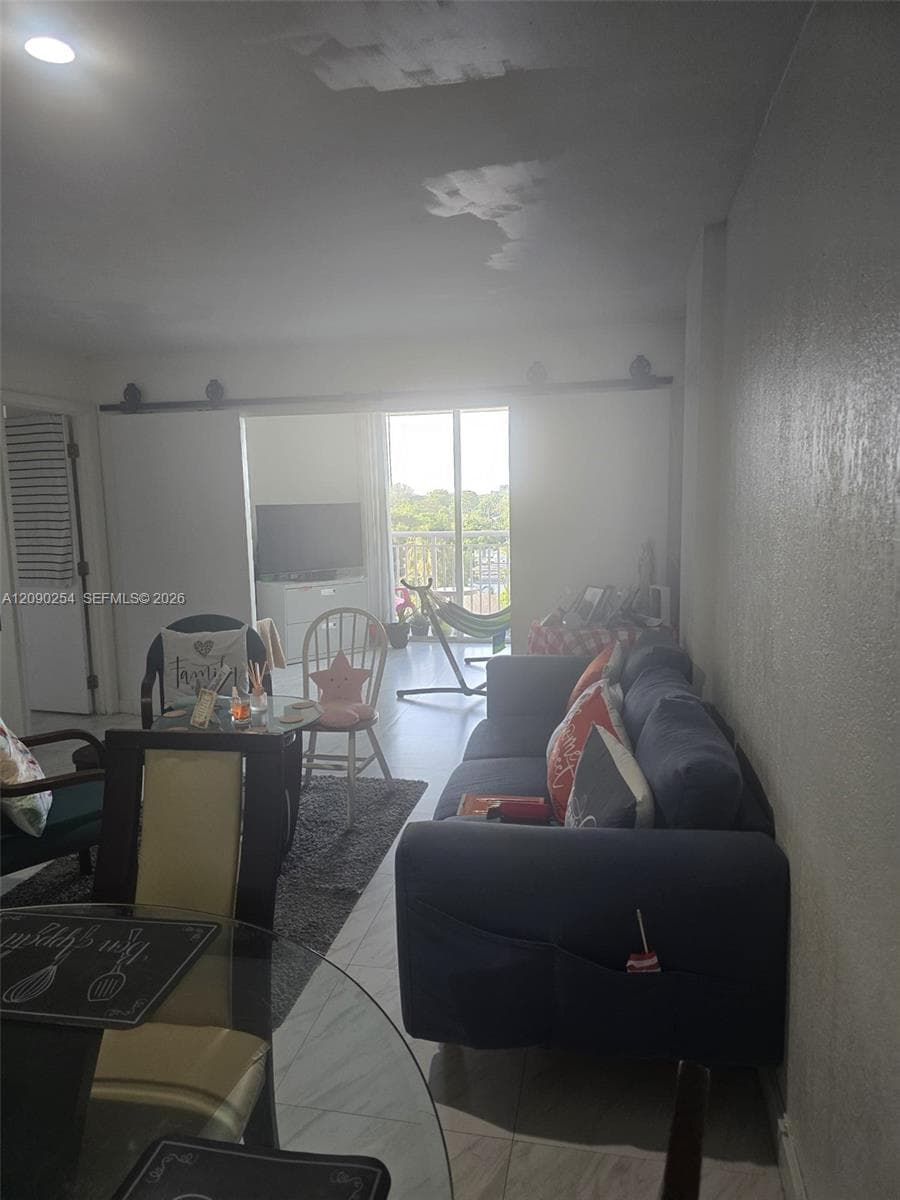 1251 NE 108th St # 718, Miami FL 33161