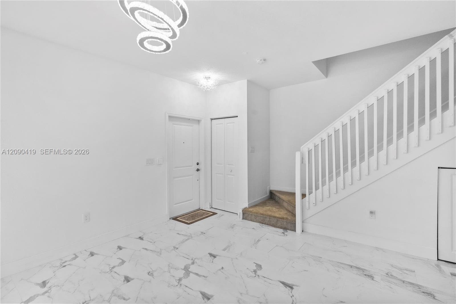 957 NE 211th St, Miami FL 33179