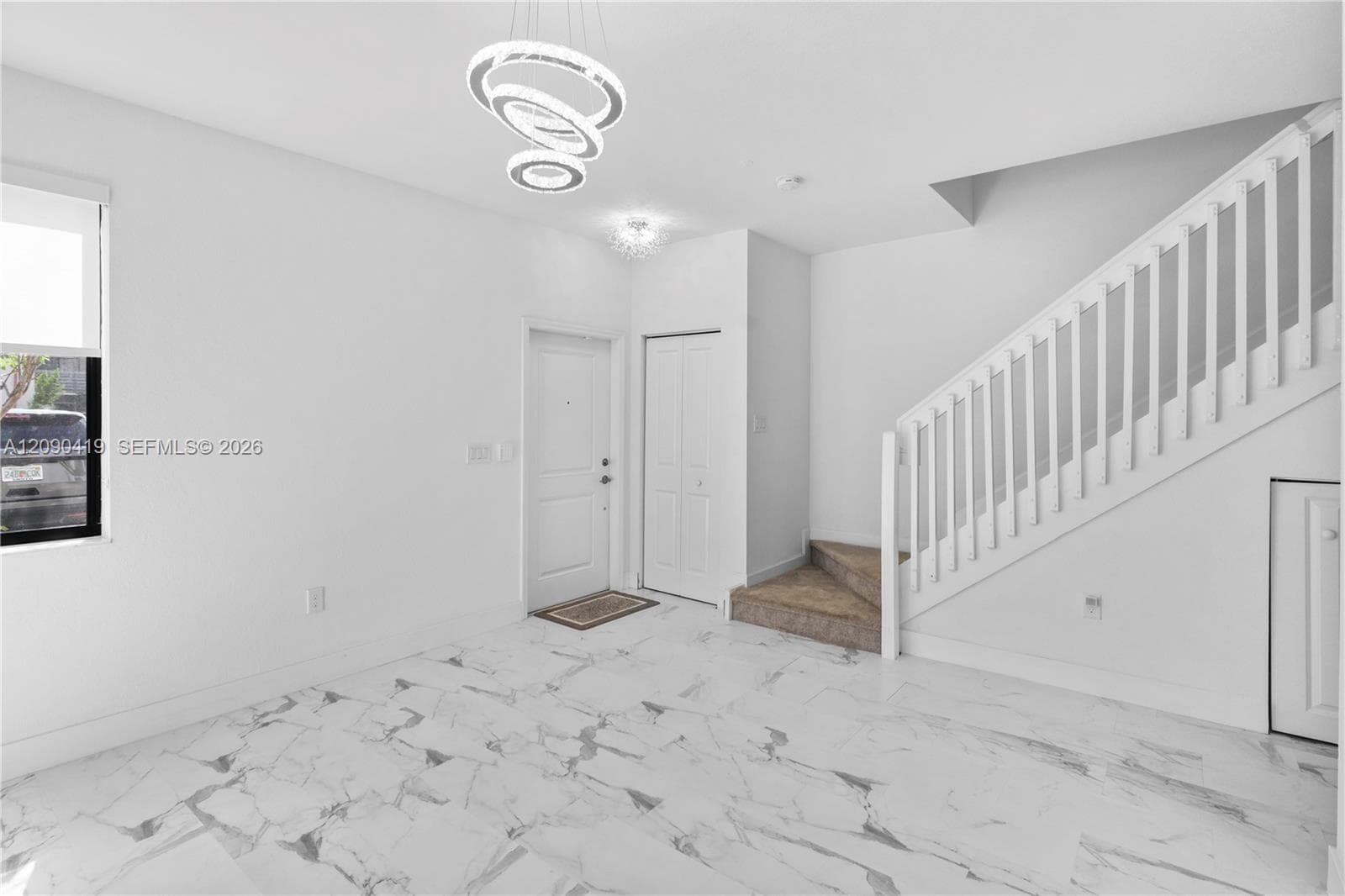 957 NE 211th St, Miami FL 33179