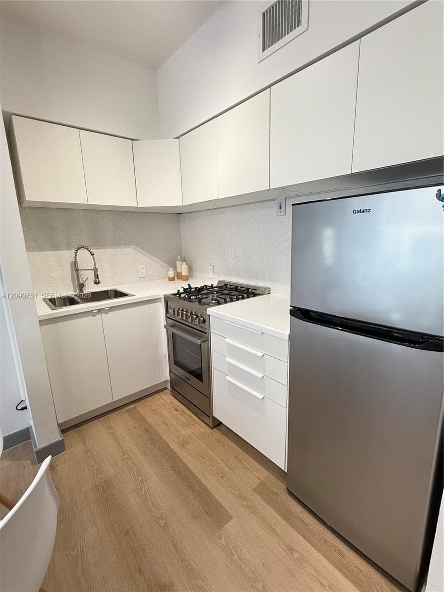 1320 Drexel Ave # 302, Miami Beach FL 33139