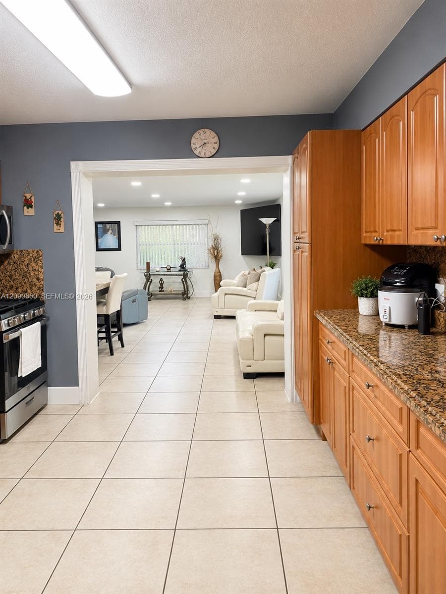10665 SW 6 St, Miami FL 33174