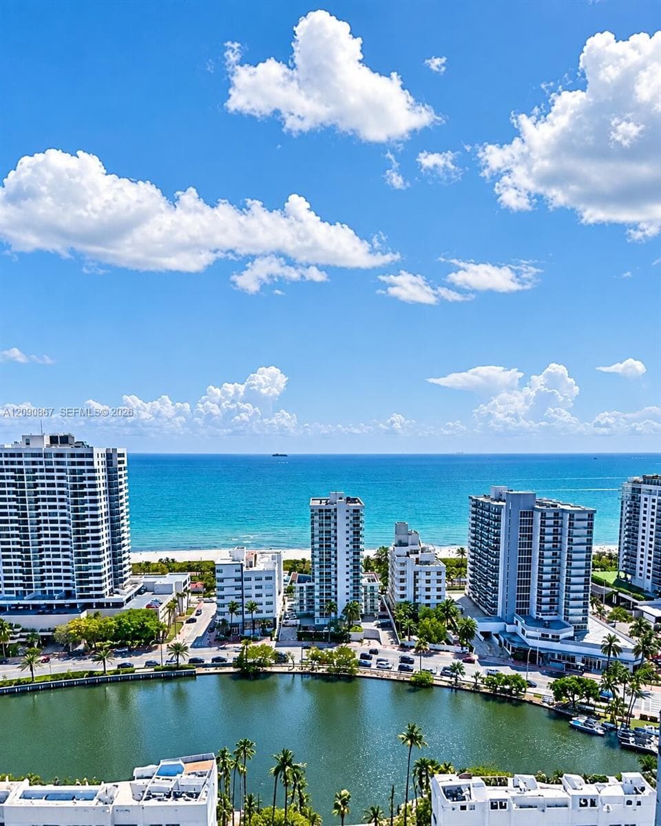 2457 Collins Ave # 202, Miami Beach FL 33140