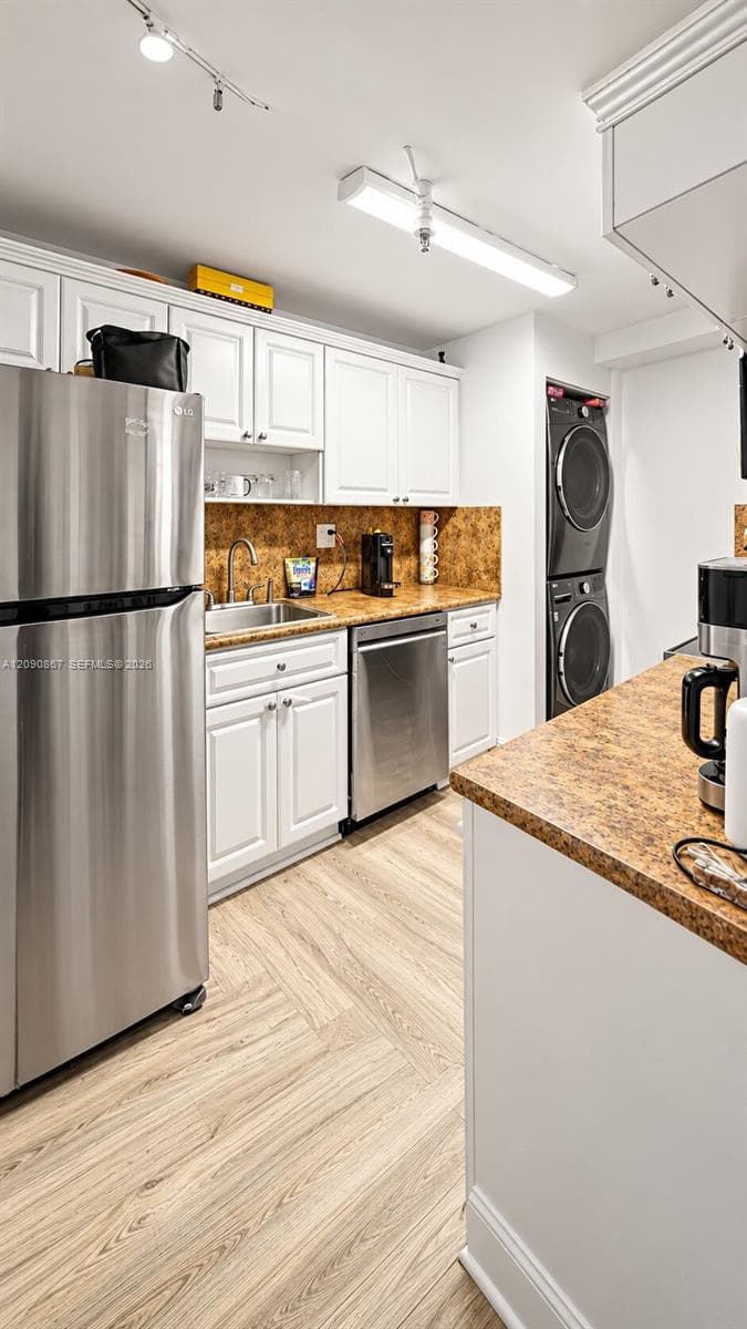 2457 Collins Ave # 202, Miami Beach FL 33140