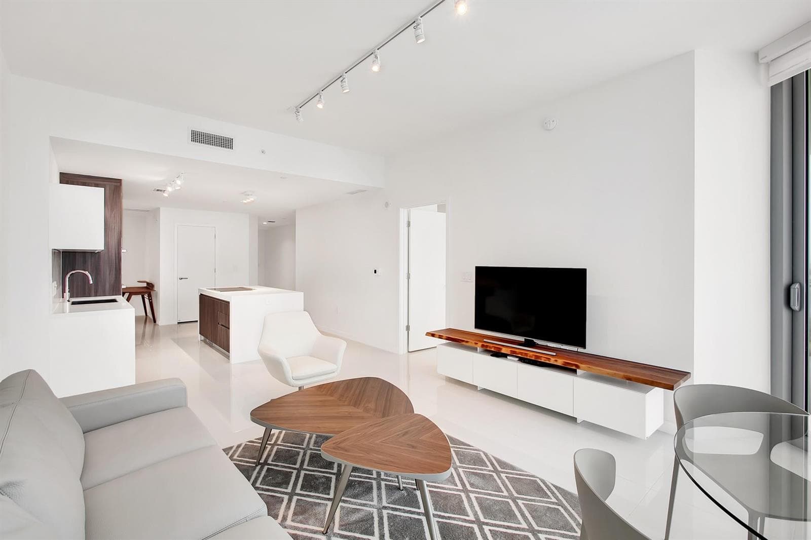 851 NE 1ST Avenue # 2005, Miami FL 33132