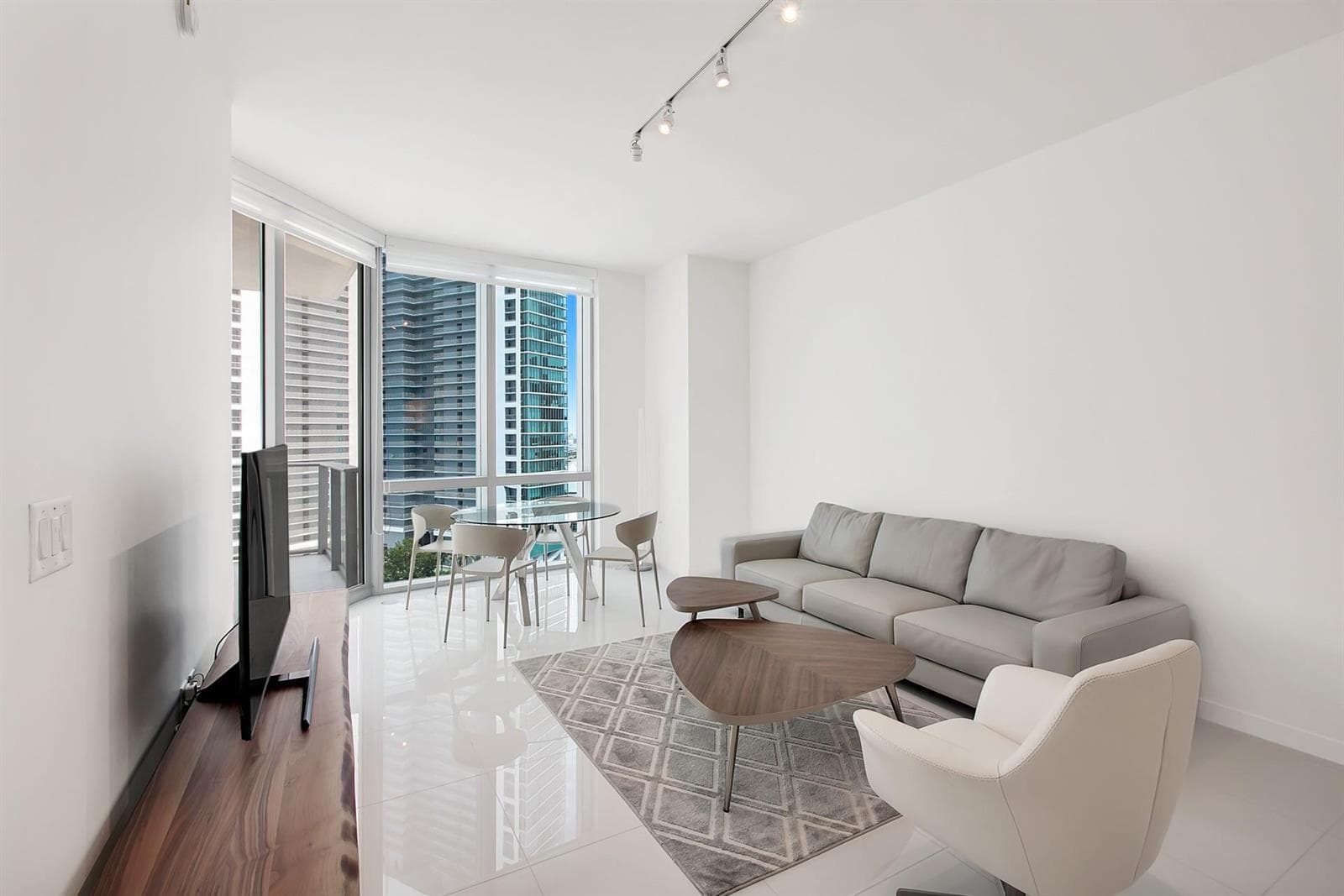 851 NE 1ST Avenue # 2005, Miami FL 33132