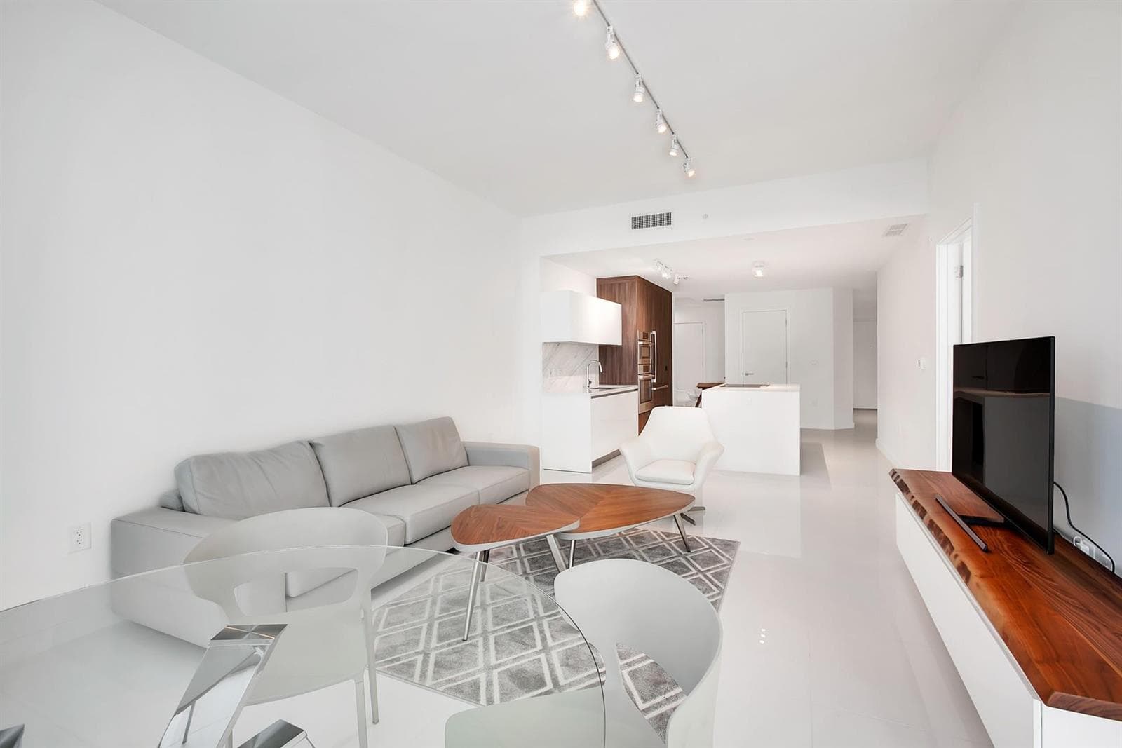 851 NE 1ST Avenue # 2005, Miami FL 33132