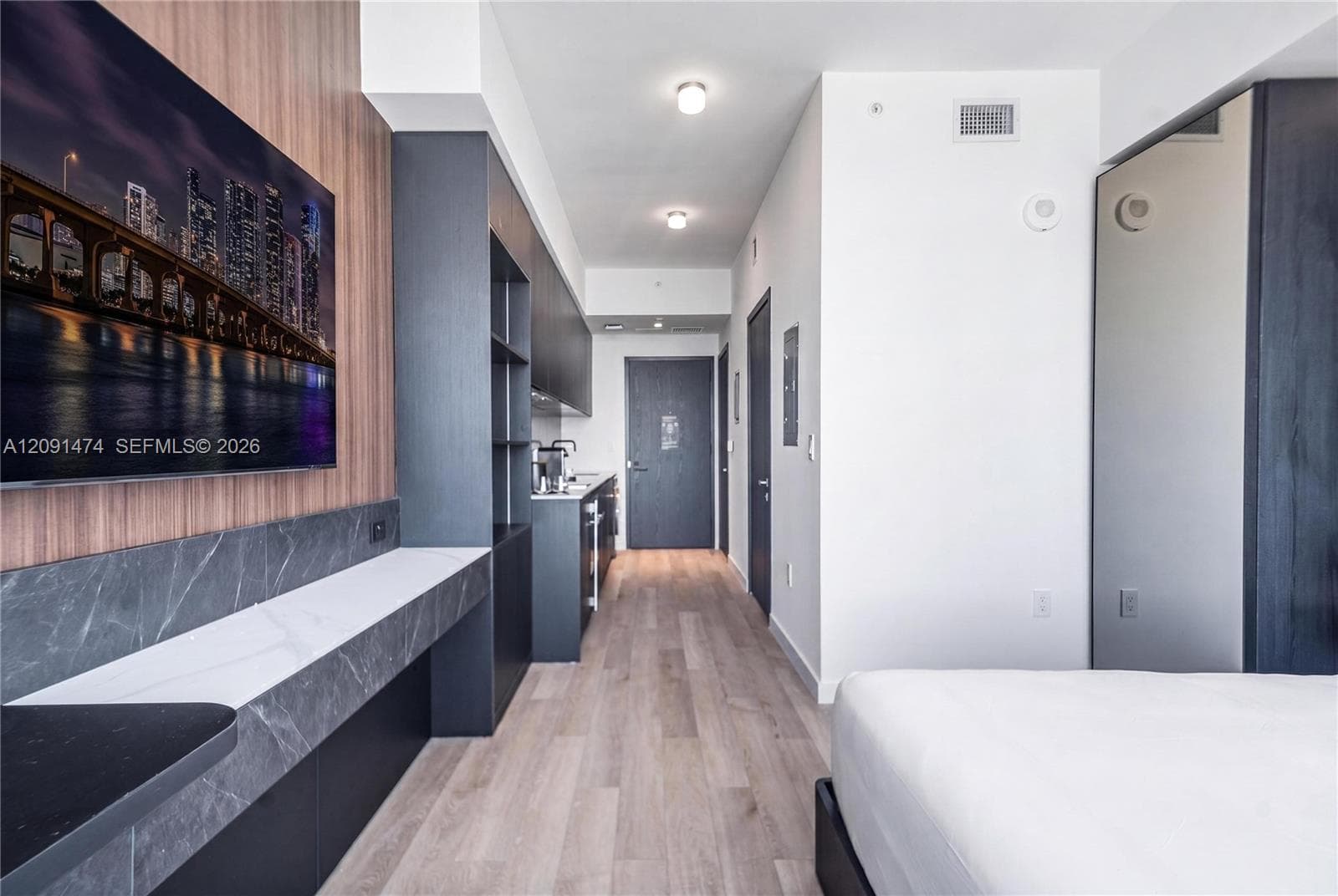 20 NE 11 ST # 3103B, Miami FL 33132