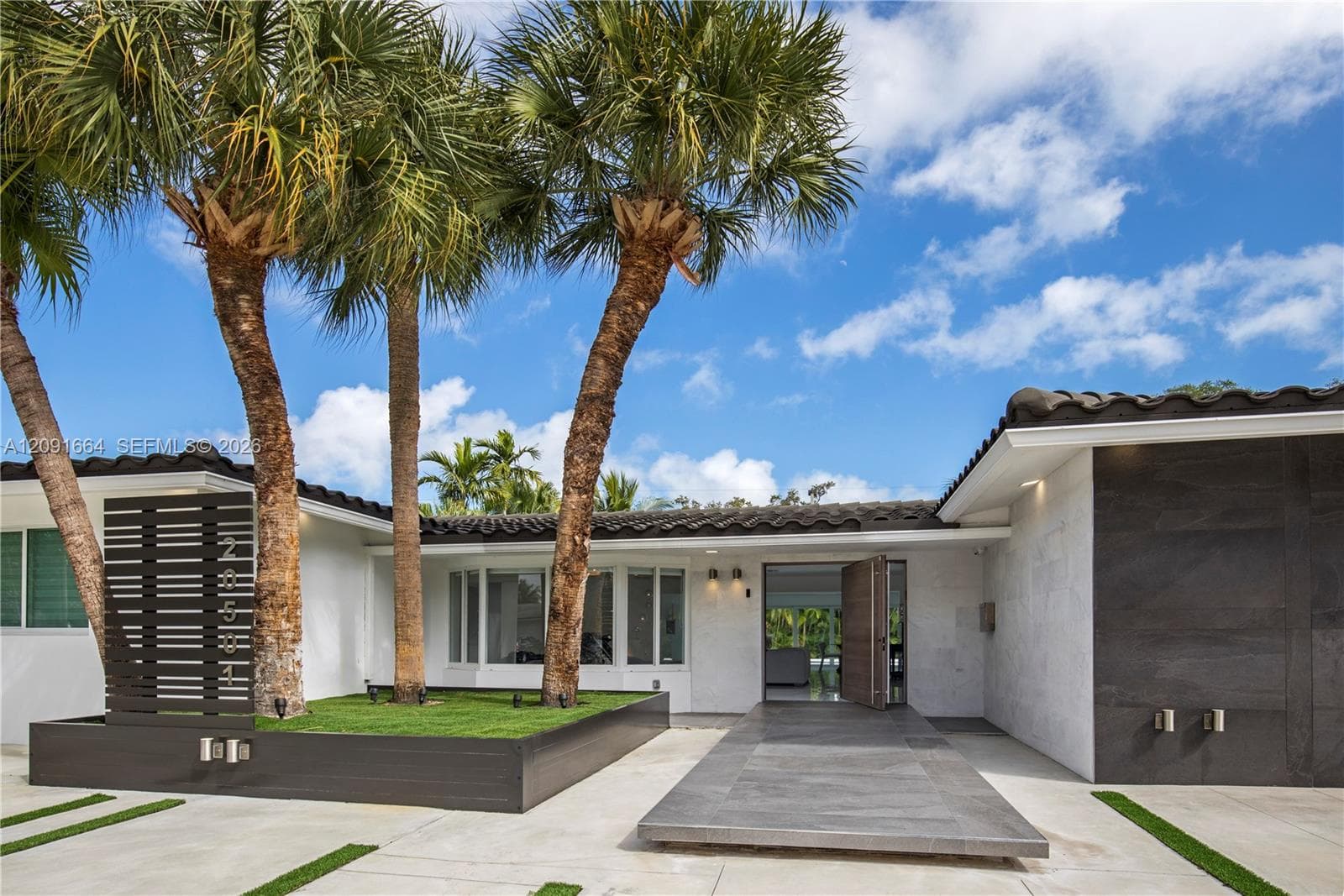 20501 NE 22nd Pl, Miami FL 33180