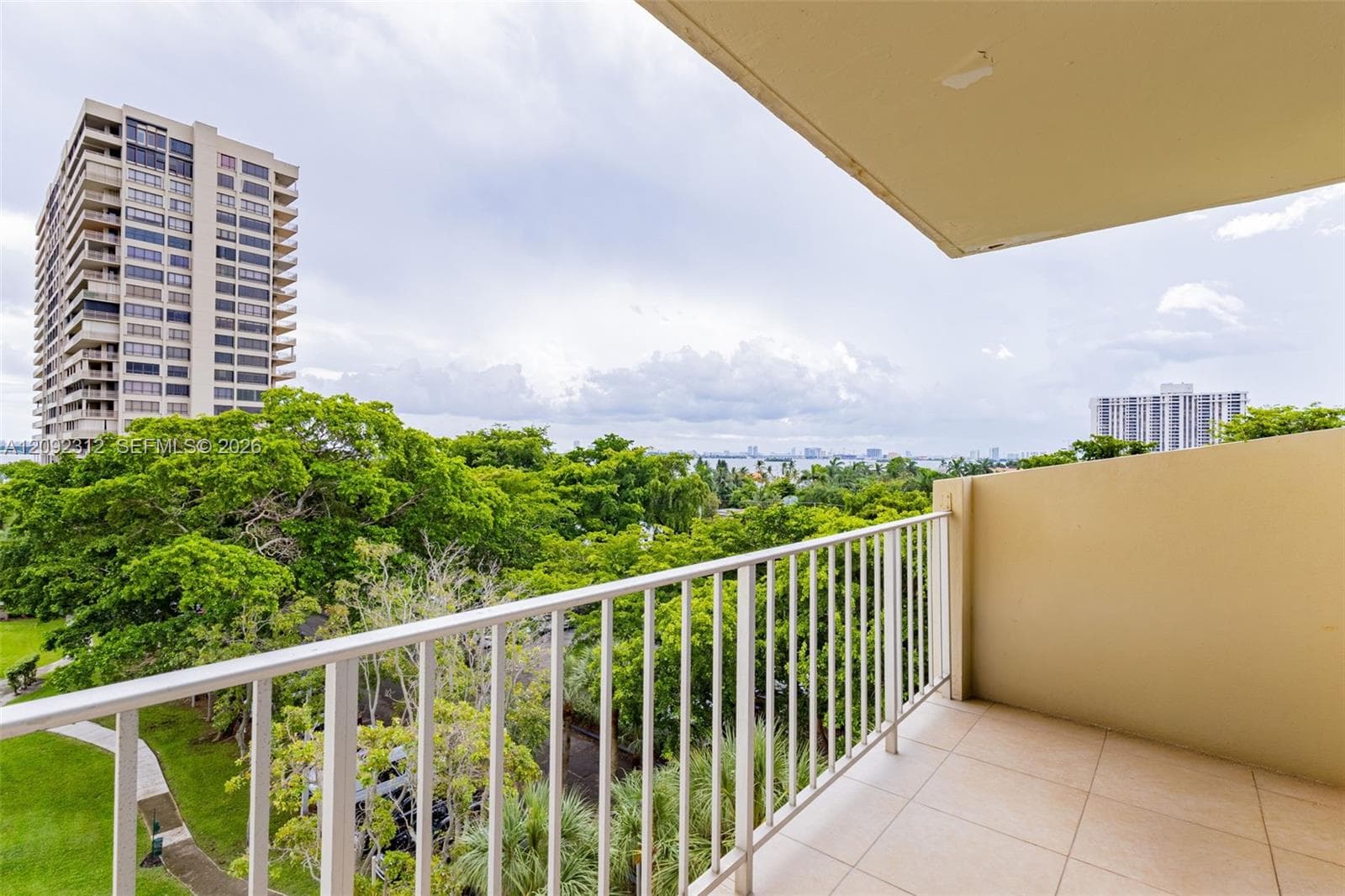 11111 Biscayne Blvd # 6B, Miami FL 33181