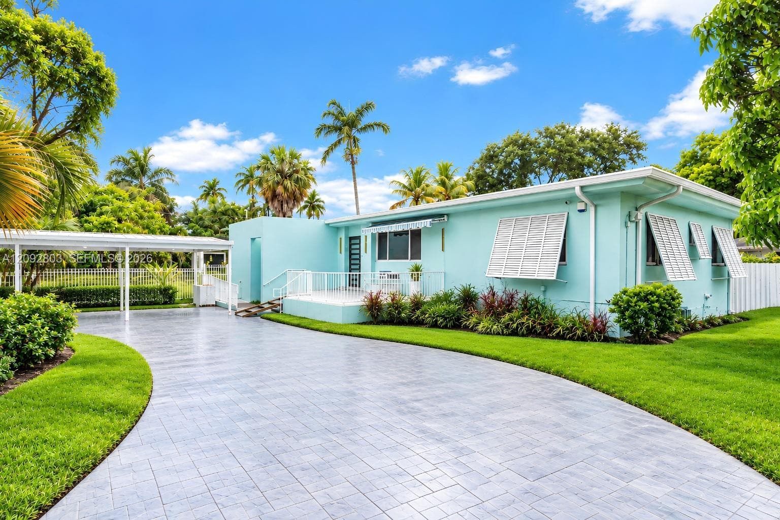 405 NE 150th St, Miami FL 33161