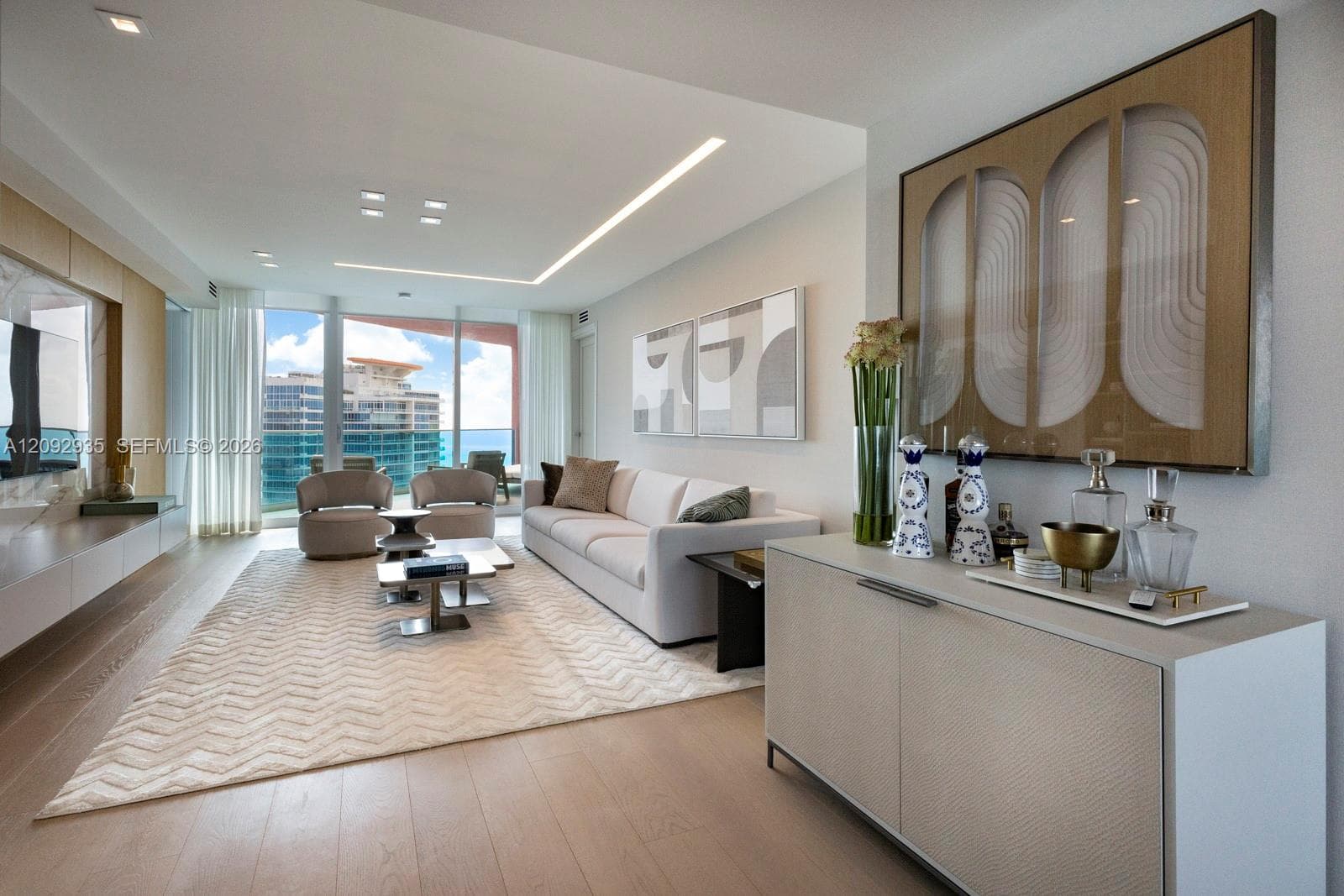 300 S Pointe Dr # 4206, Miami Beach FL 33139