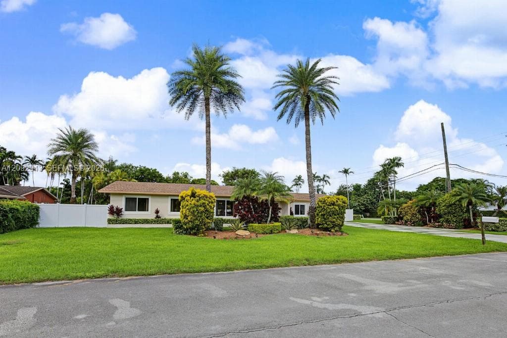 12804 SW 94th Pl, Miami FL 33176